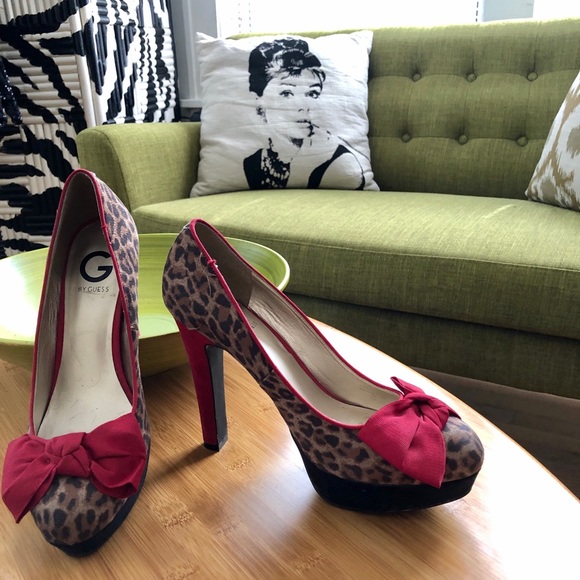 Guess Leopard Print Red Bow Heels Size 10 - Picture 1 of 14